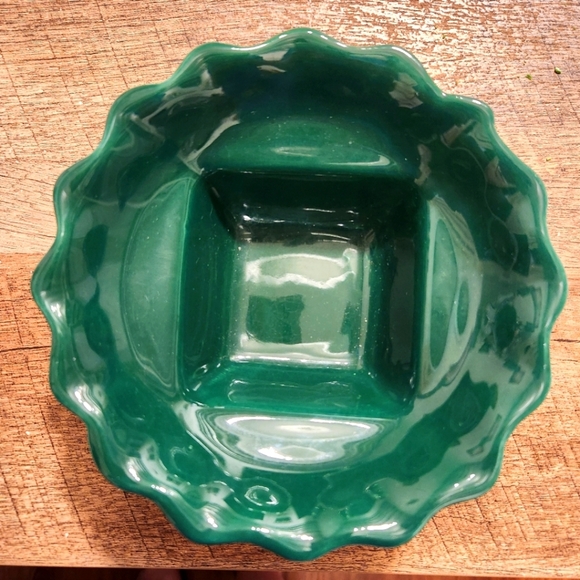 Green Scalloped Ceramic Bowl - Picture 1 of 6